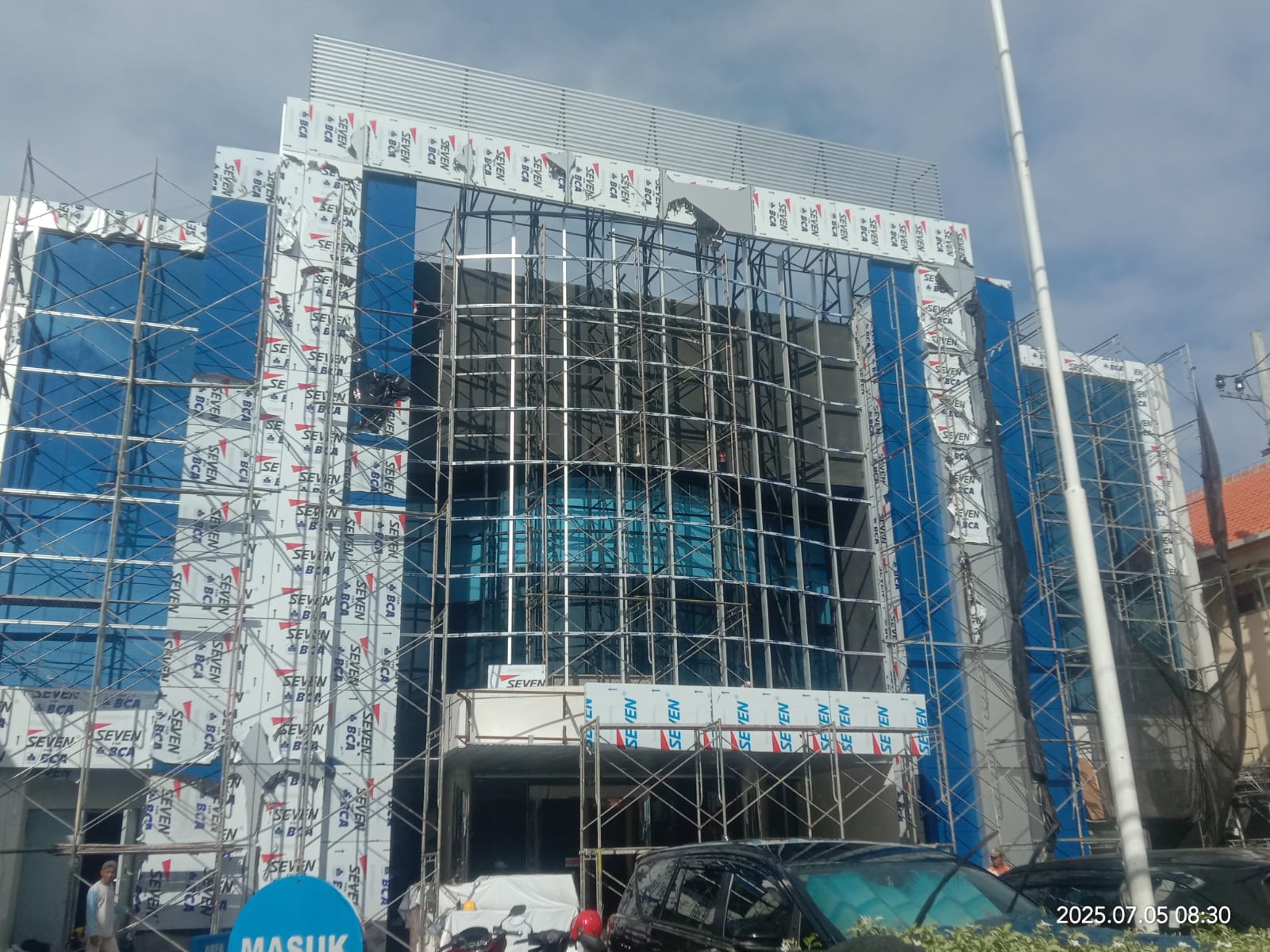 Fasade Gedung Komersial — Galaxy Interindo
