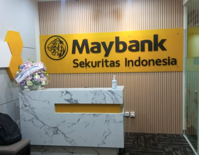 Renovasi Interior Maybank Sekuritas Indonesia (Ciputra World Office)